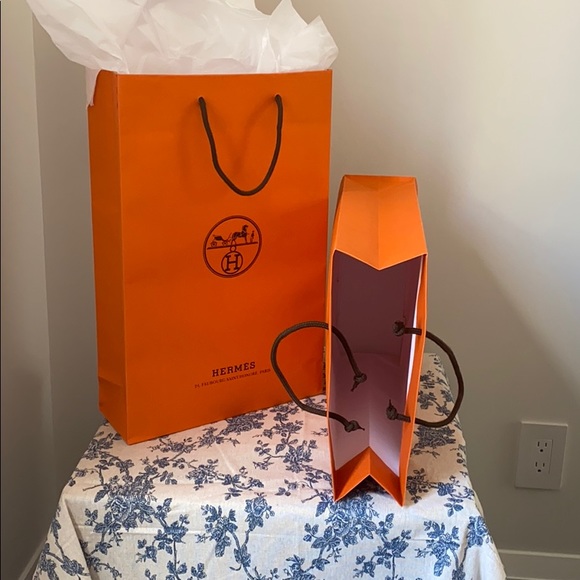 Hermes shopping bag ， paper bag only - Picture 3 of 3
